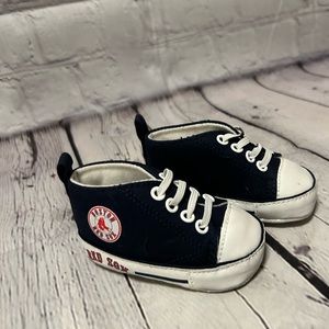 Navy and white Boston Red Sox crib booties. Worn a couple times